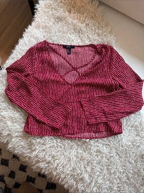 NWOT never worn Forever 21 cropped polka dot red long sleeve blouse sz Medium